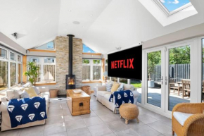 Luxury House with a Hot Tub book on Air Bee and Bee
